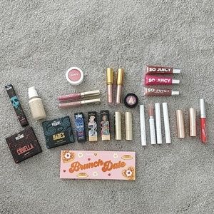 GIANT Colourpop's Bundle